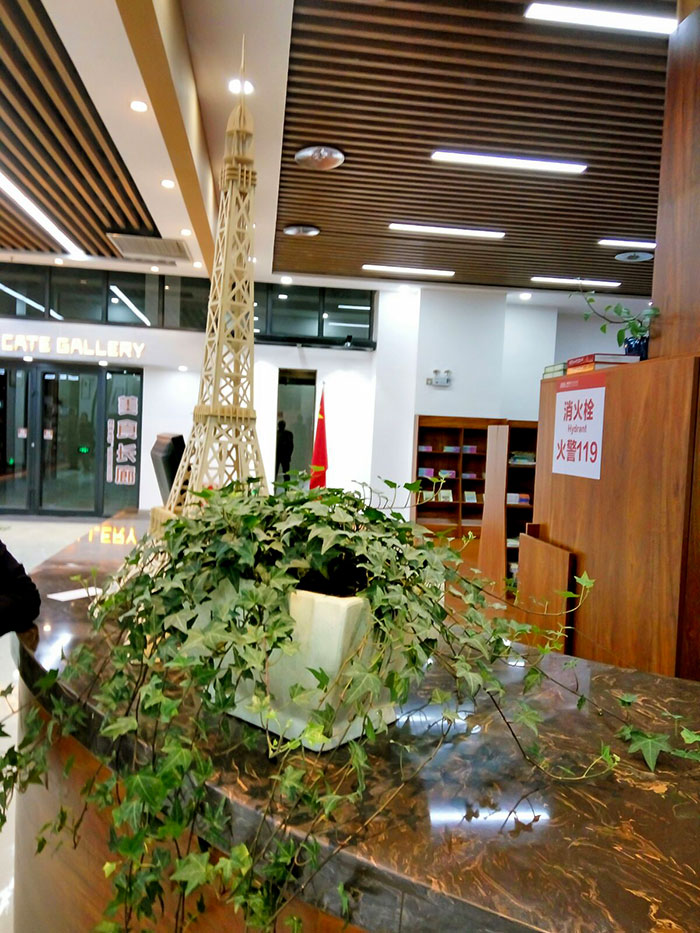 南陽(yáng)市梅溪沙生活書(shū)店內(nèi)景
