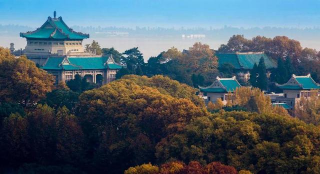 今年高考報武漢大學，分數(shù)會不會降？看大家怎么分析