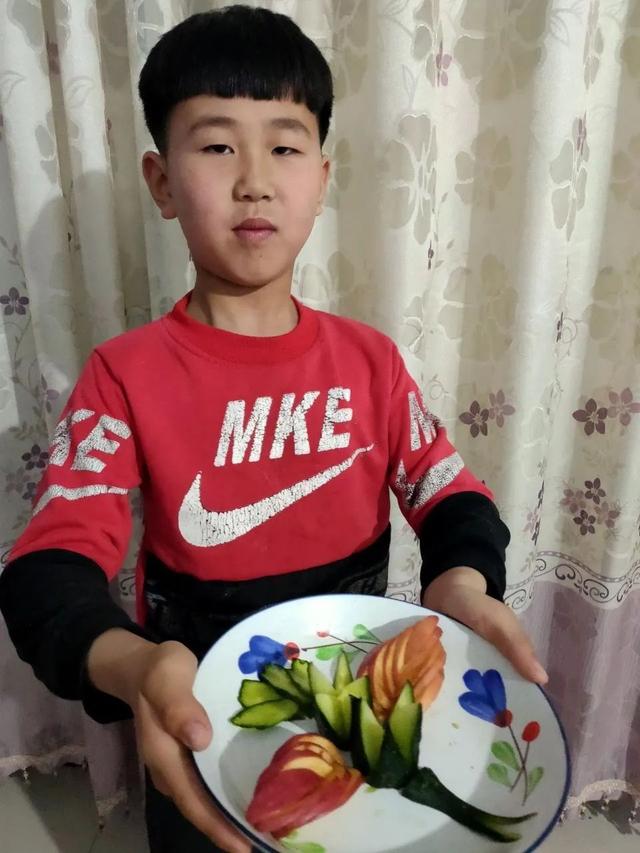 超可愛！“五一”節(jié)，一完的幼兒到高中生們各顯神通